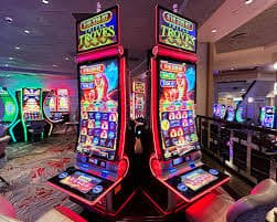 Layar permainan Dream Catcher di mastertogel99 dengan roda putar berwarna-warni dan dealer profesional